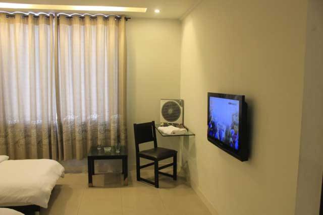 Saphire Hotel Sahiwal Extérieur photo